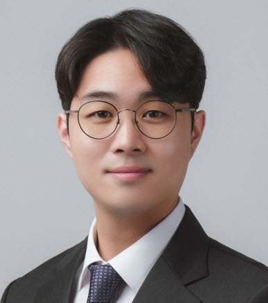 Portrait of Hyoung Jun Lim